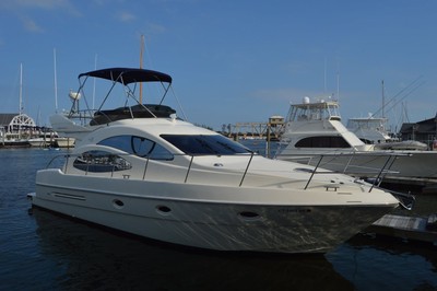 2005 Azimut 42 Sport Yacht, Fully loaded , Clean 