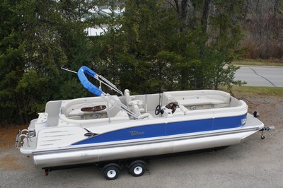 27 Cascade Quad Lounger ---Electric blue with Luna flooring