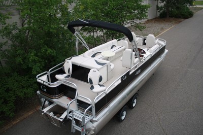 New triple tube 24 ft Fish and Fun pontoon boat-150 four stroke Mercury-trailer