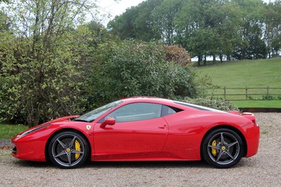 2012 (12) FERRARI 458 ITALIA - ROSSO / CREMA + HIGH SPEC