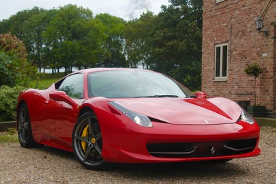 2012 (12) FERRARI 458 ITALIA - ROSSO / CREMA + HIGH SPEC