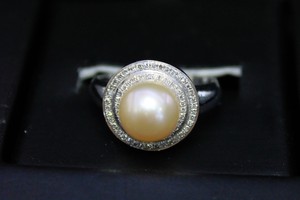 14K-WHITE-GOLD-PEARL-ORANGE-DIAMOND-RING-IN-OUR-TODAYS-SPECIAL-PRICE