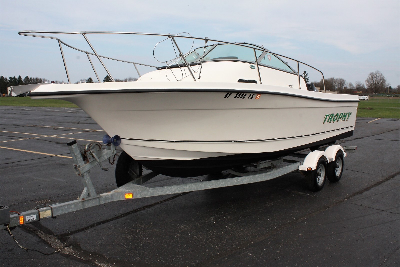 2003 Bayliner Trophy 2002 Walk Around Fishing Boat, 150HP Mercury with Trailer