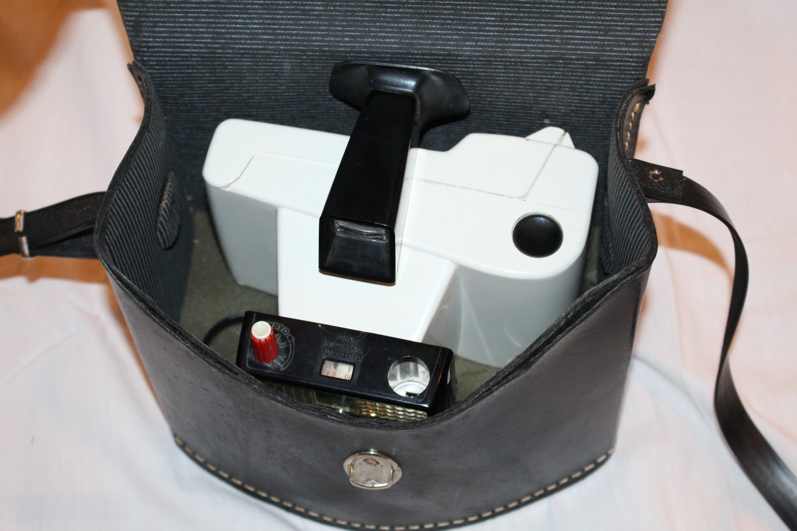 Vintage Poloroid Swinger Model 20 Land Camera - Used with Leather Camera Case