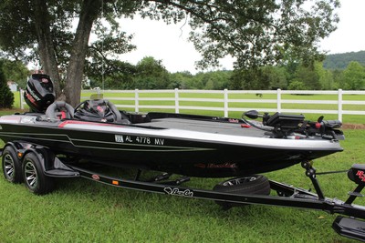 Bass Boat: 2017 Cougar FTD BassCat
