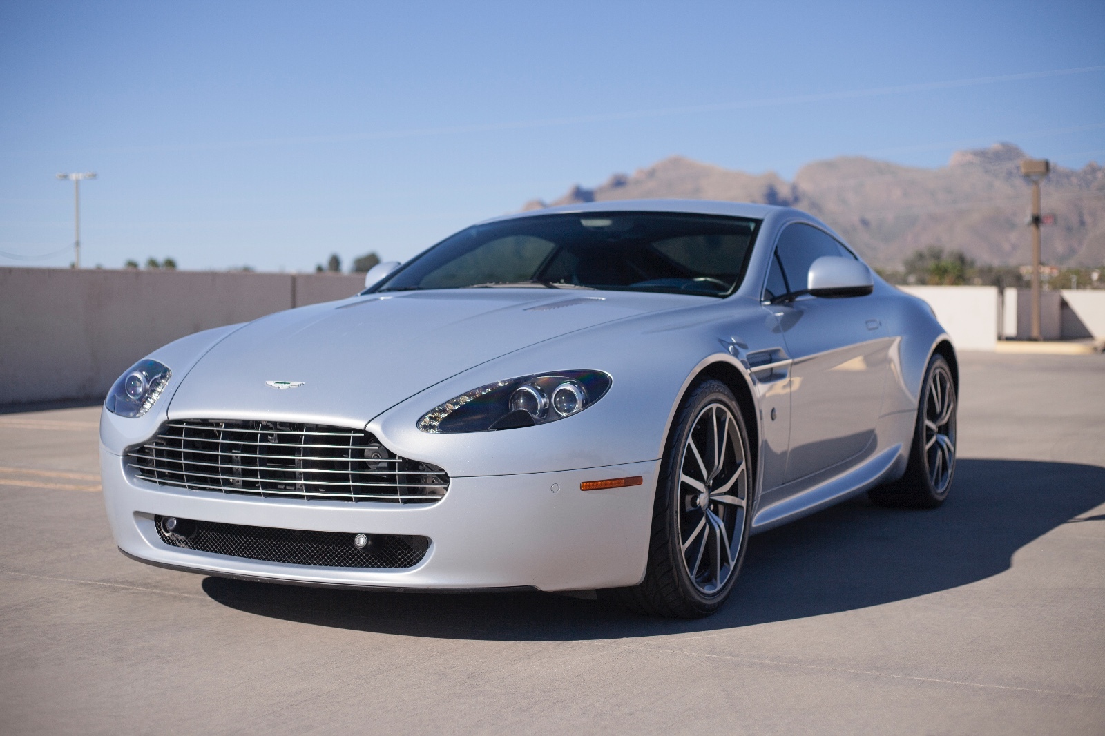 Image 7 of 2010 Aston Martin Vantage…