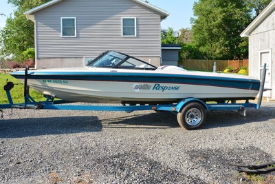 1995 Malibu Response Ski Boat