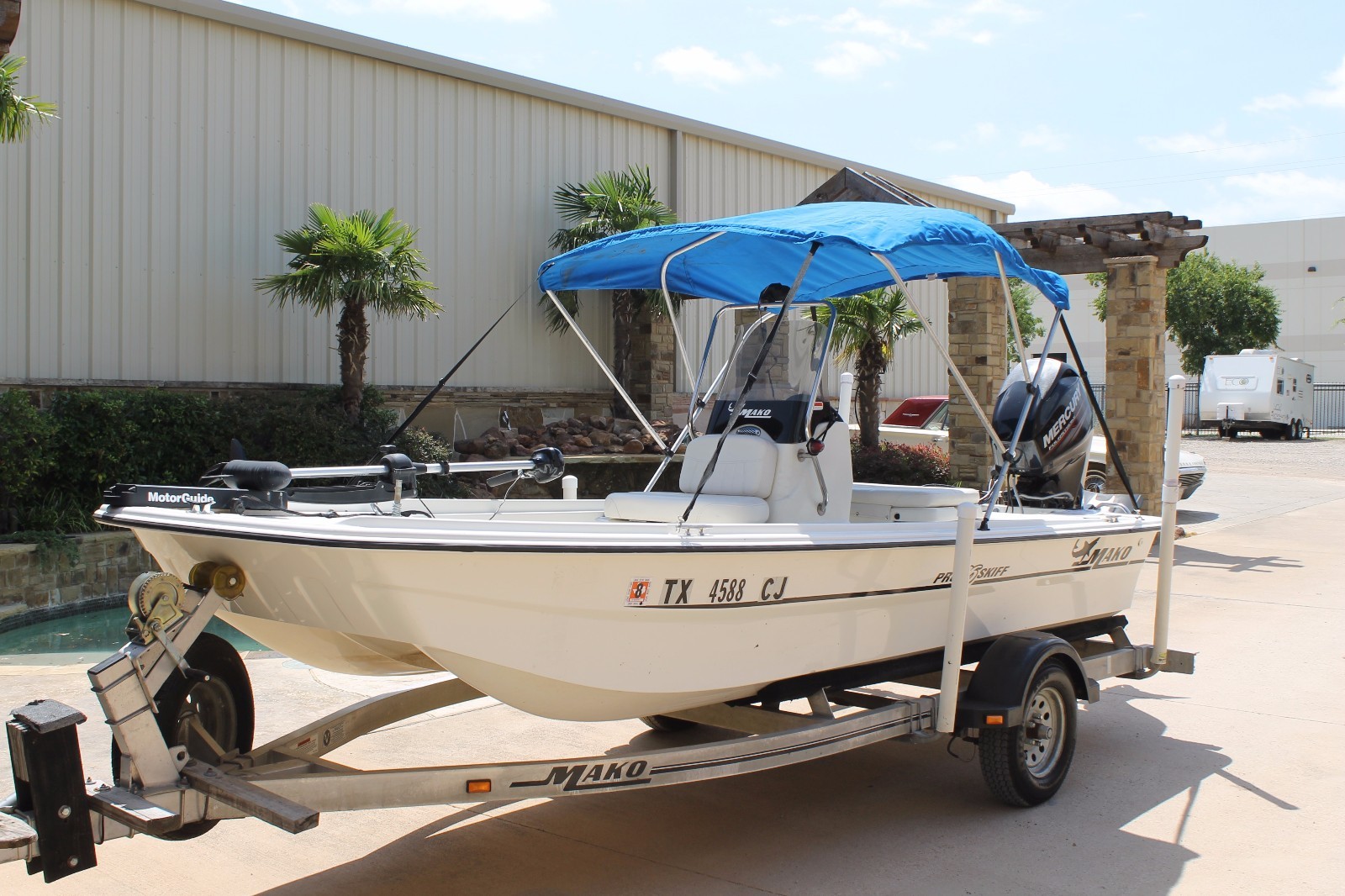 2014 MAKO PRO SKIFF 16 CENTER CONSOLE 2014 FOUR STROKE 40 HP NO RESERVE