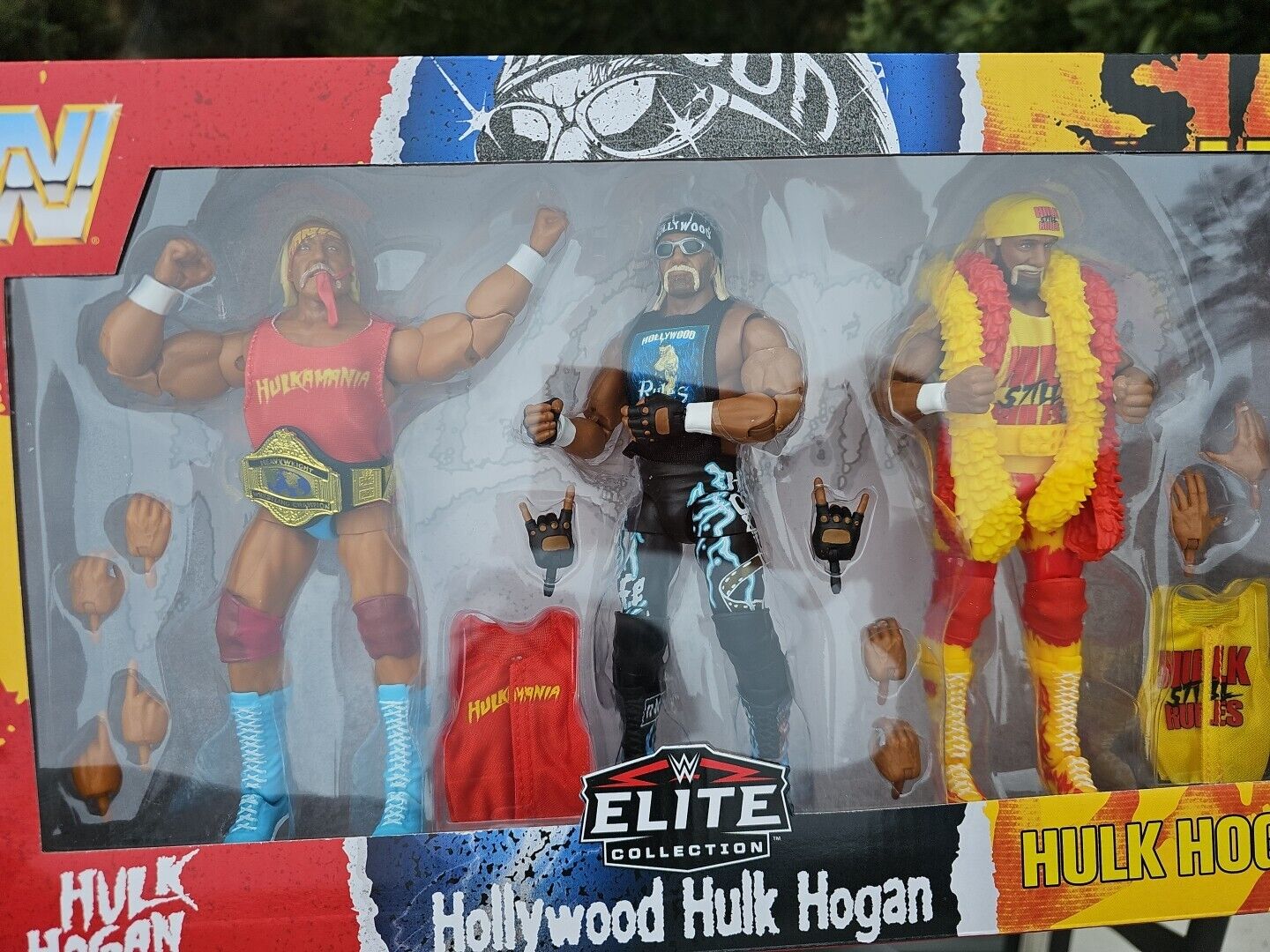 Mattel WWE Elite Hulkamania 40th Anniversary 3 Pack Hollywood Hulk Hogan In Hand