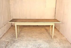 Sound, good vintage condition with medium wear. Lots of marks to top 