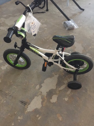 Giant Child's Animator 12" Series Bicycle Bike Shop Closed Liquidate