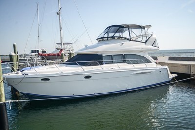 Meridian 411 Sedan Bridge 2004