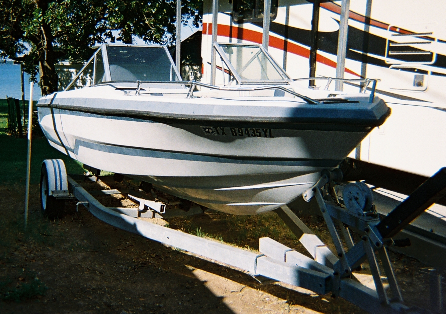 1984 Glastron 19' Bowrider & Trailer - Texas