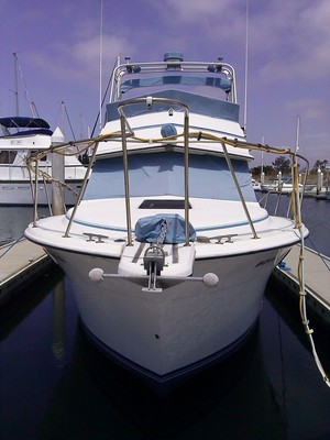 1985 Carver 32 Convertible - excellent conditions!