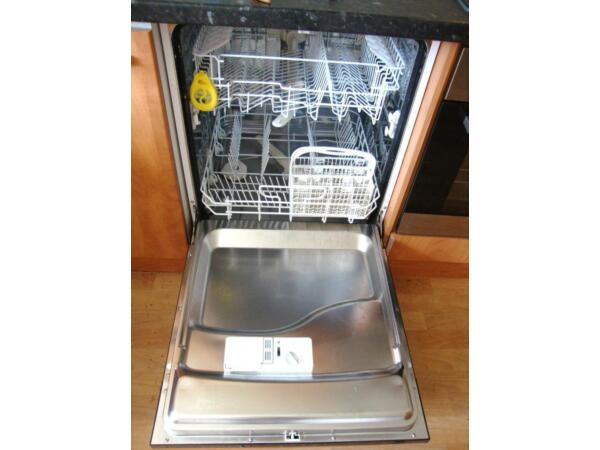 CANDY CDI 1012/B-80 INTEGRATED DISHWASHER FULL SIZE 12 PLACE SETTINGS AA RATED EFFICIENCY Guildford Picture 1