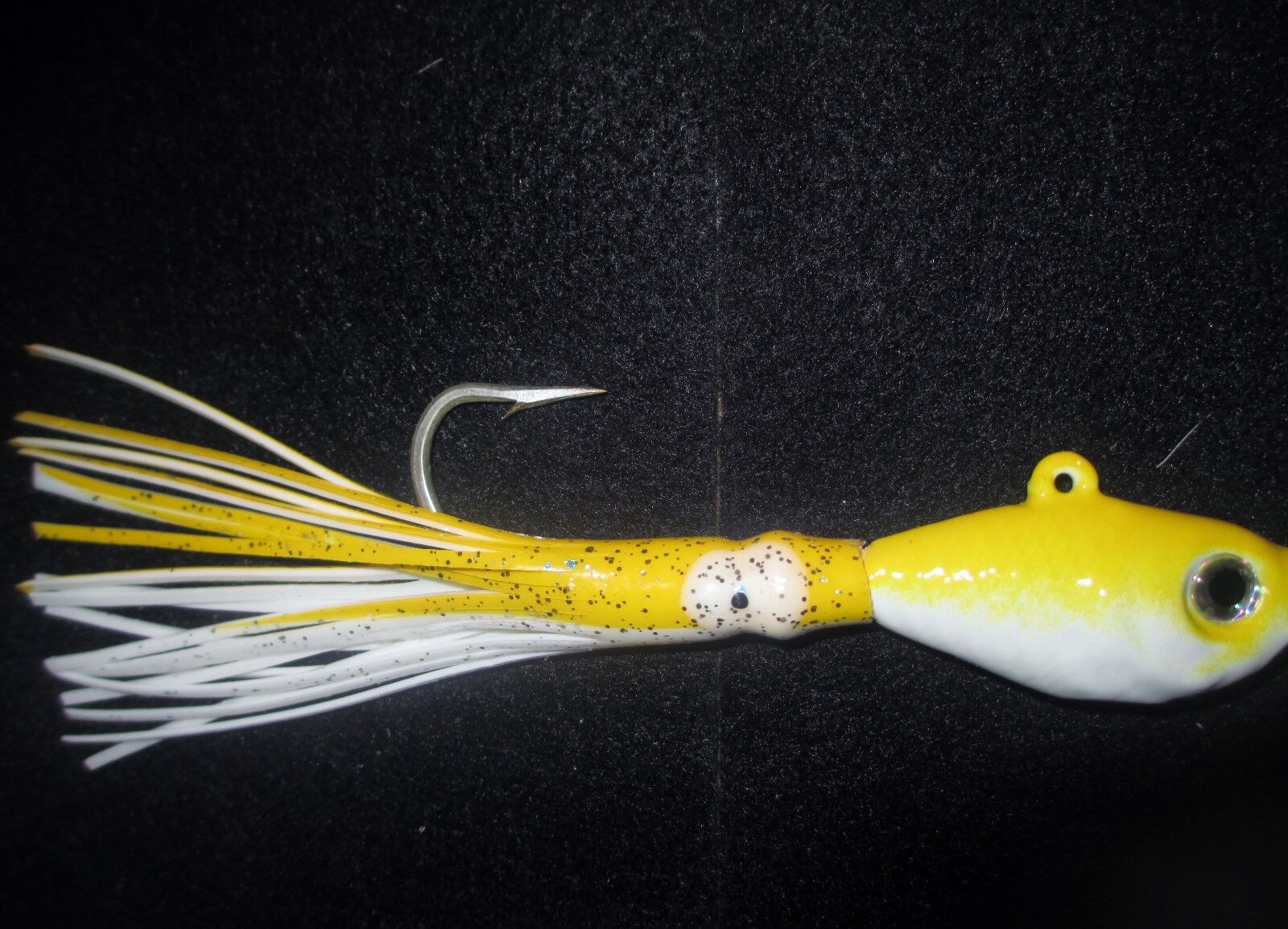 Head Color:Yellow/Yellow White Skirt:2oz to 8oz Man Cave saltwater Bucktail Jigs Lure 10 color 5 Pack