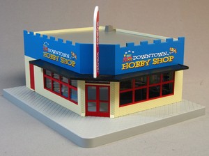 MTH-RAIL-KING-DOWNTOWN-CORNER-HOBBY-SHOP-single-story-o-gauge-building 