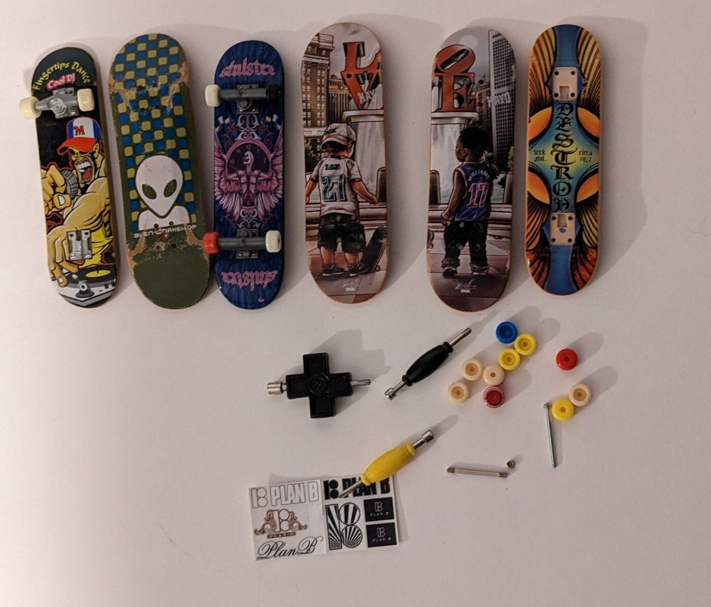 Teck Deck Fingerboard Skateboard Lot Philly Kayo Love, Destroy, Alien Ware, More 海外 即決 ステッカー 防水 サッカー クラブ チーム グラナダ CF Granada