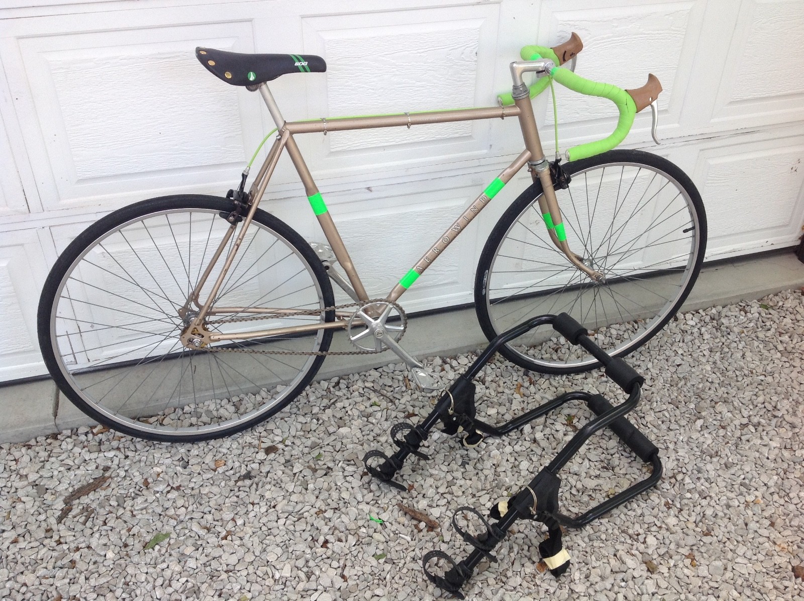 Vintage Aerowind single speed bicycle +2 bike rack. Size M/L. Ready to ride!