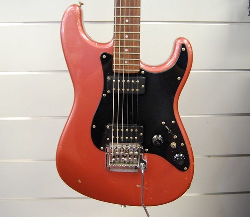 VINTAGE 80's FENDER STRATOCASTER RASPBERRY METALLIC COLOR  W/ HARD CASE