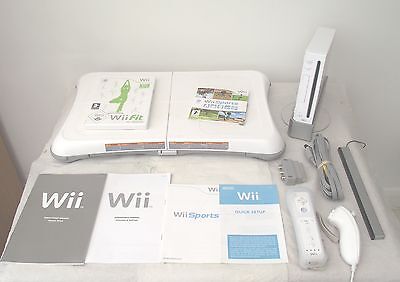 Wii CONSOLE+Wii FIT+52 GAMES AND ACTIVITIES INCLUDING A FREE  YEARS WARRANTY