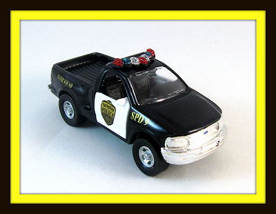 1998 FORD F-150 BOMB SQUAD POLICE CAR,MAISTO 1/46 DIECAST CAR COLLECTOR'S MODEL,