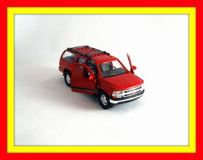 2001 CHEVROLET SUBURBAN RED WELLY 1/38 DIECAST CAR COLLECTOR'S MODEL , NEW