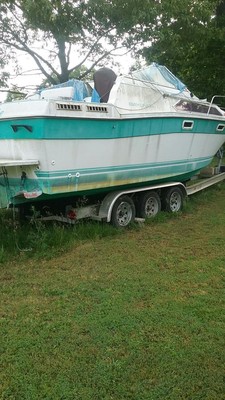1984 Bayliner Contesa 28.5 Foot Cruiser, Lake Barkley Area, Kentucky