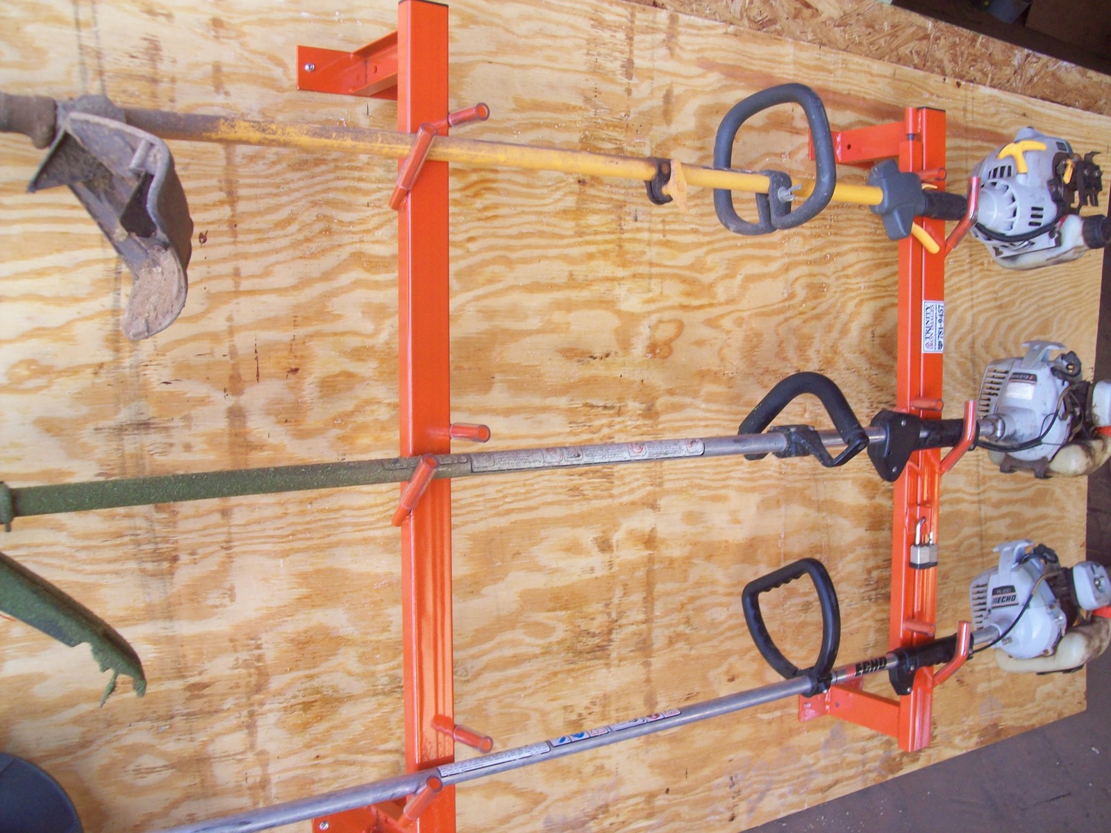 Holds 4 ENCLOSED Trailer Lockable Weedeater Landscape Trimmer Edger Racks
