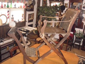 ... EUGENE-BERNINGHAUS-VERY-RARE-FOLDING-BARBER-DENTIST-CHAIR-OAK-LEATHER