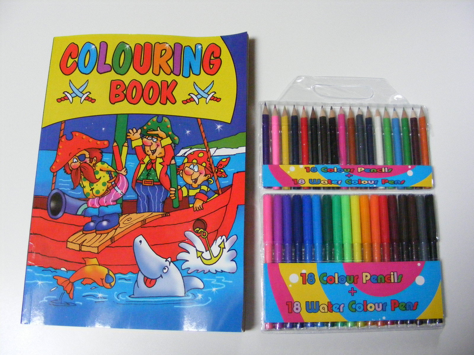 LIVRE DE COLORIAGE POUR ENFANTS PAD 36 PIˆCES PLUME DE COULEUR CRAYON JEU NOUVEAU Cet ensemble contient un livre de coloriage et un ensemble de 18