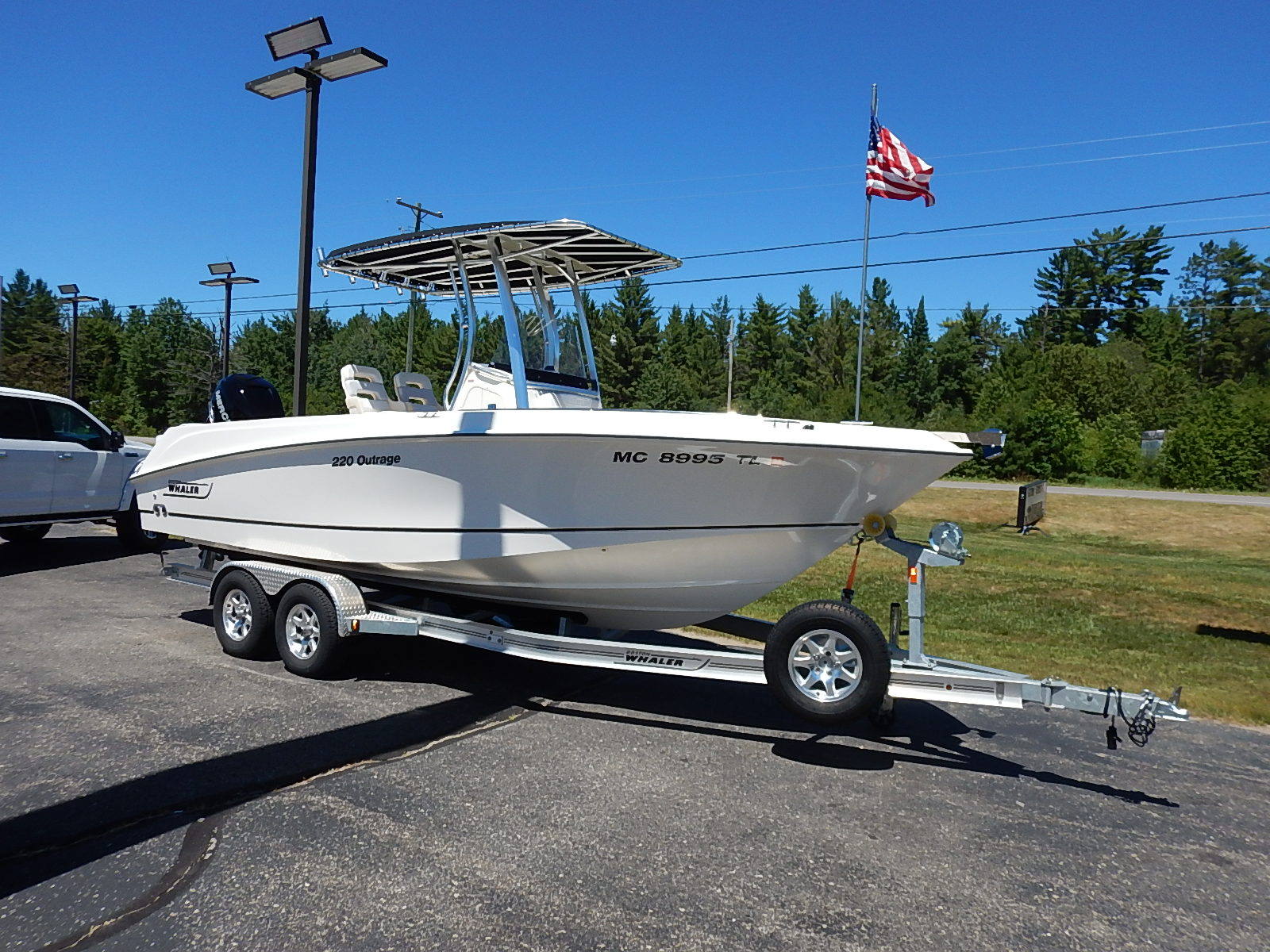 2012 Boston Whaler 220 Outrage
