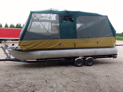 Smokercraft pontoon boat