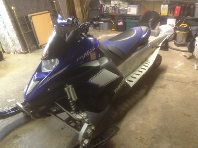 2009 Yamaha nytro XTX & 2 place trailer