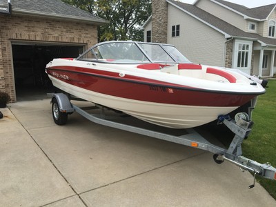 Bayliner 195 - 19ft. Speedboat