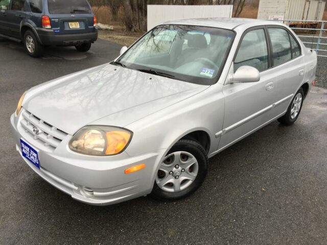 Image 1 of Hyundai: Accent 4dr…