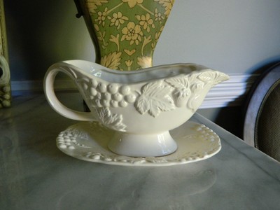 Vintage Elegant Ceramic Gravy Boat with Tray ...