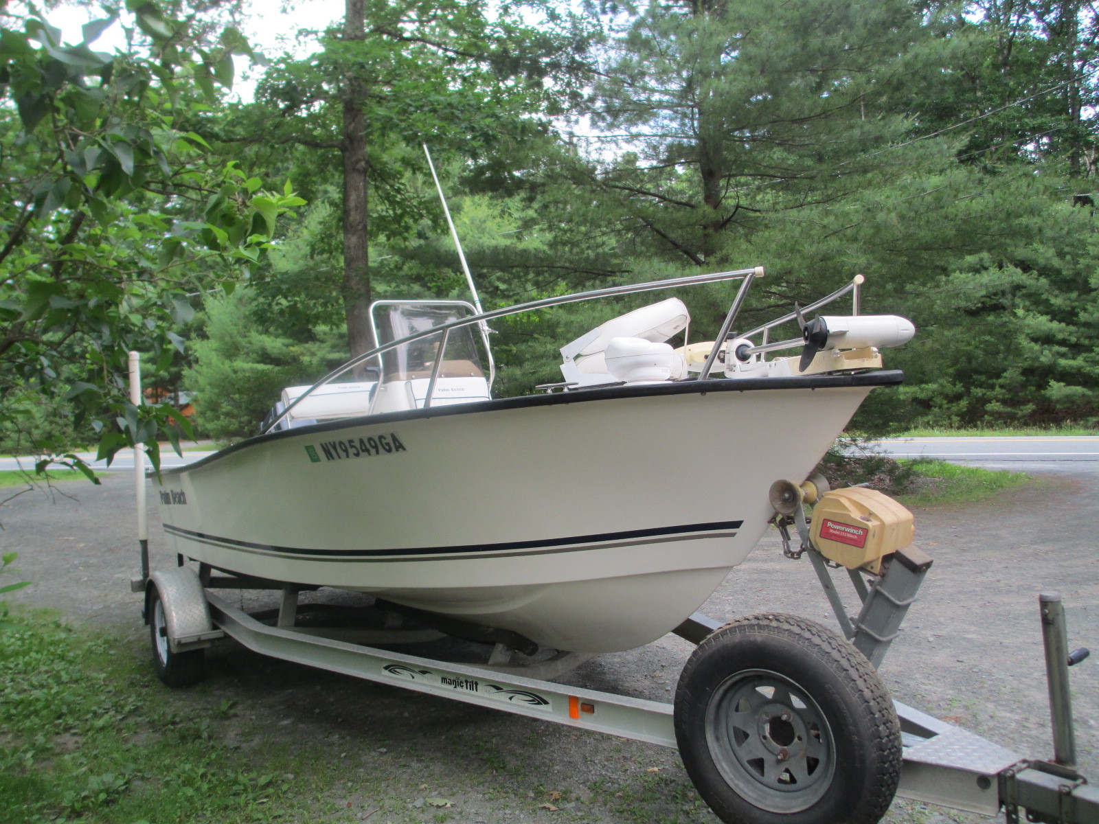 2006 Palm Beach center console/2006 Magic Tilt trailer