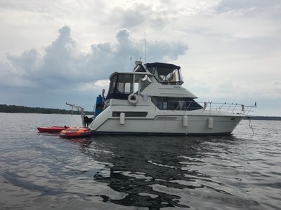 1995 Carver 355 Aft Cabin