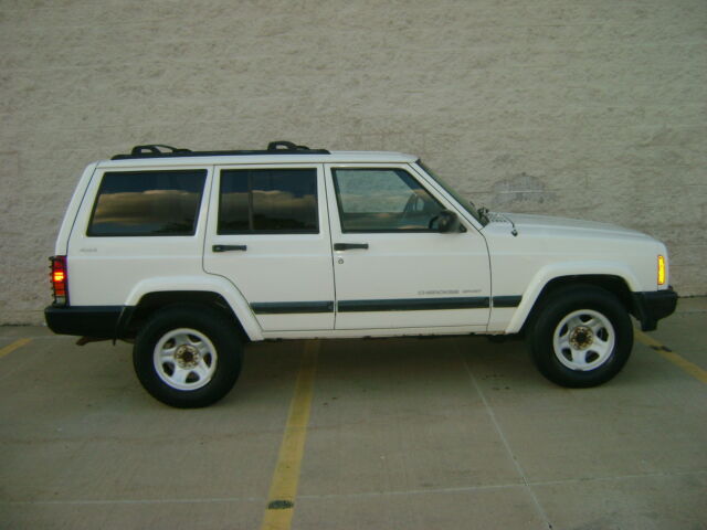 Image 1 of 2000 Jeep Cherokee White…