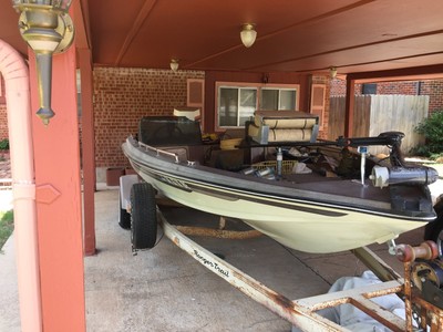 Ranger 375 V bass boat