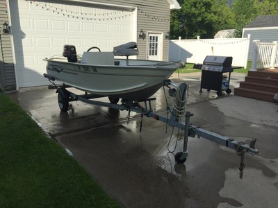 Grumman Fishing Boat with Trailer and Evinrude Engine (No Reserve Works Great)