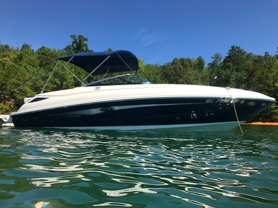 Sea Ray 240 Sundeck 50hrs like new