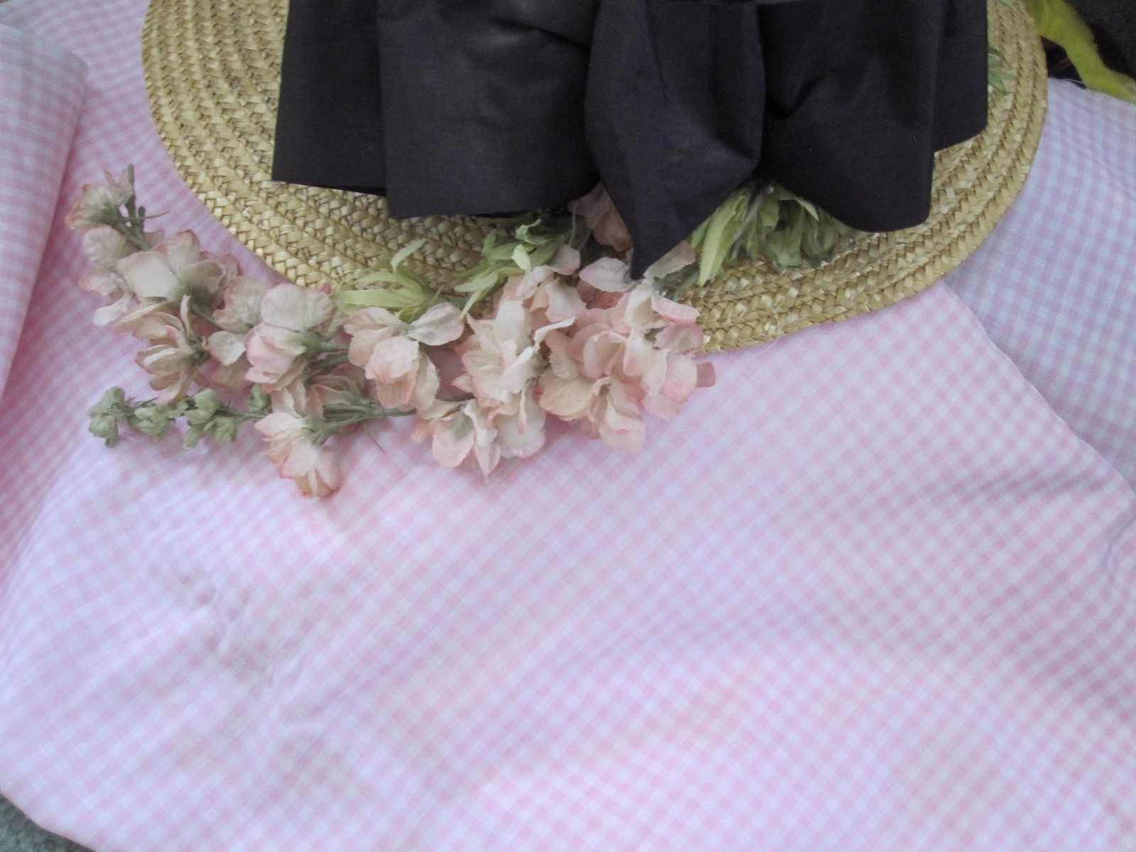 COTTON BLEND? FABRIC Quilt Doll Fabric Gingham PINK WHITE Checks 44