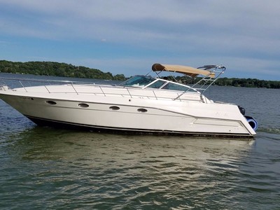 Cruiser Yachts 3675 ESPIRIT (New Uphostery, FRESHWATER ONLY!!!)