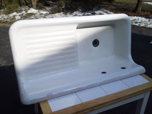 ... 1940-Standard-Cast-Iron-Porcelain-Farm-Sink-with-right-side-drainboard