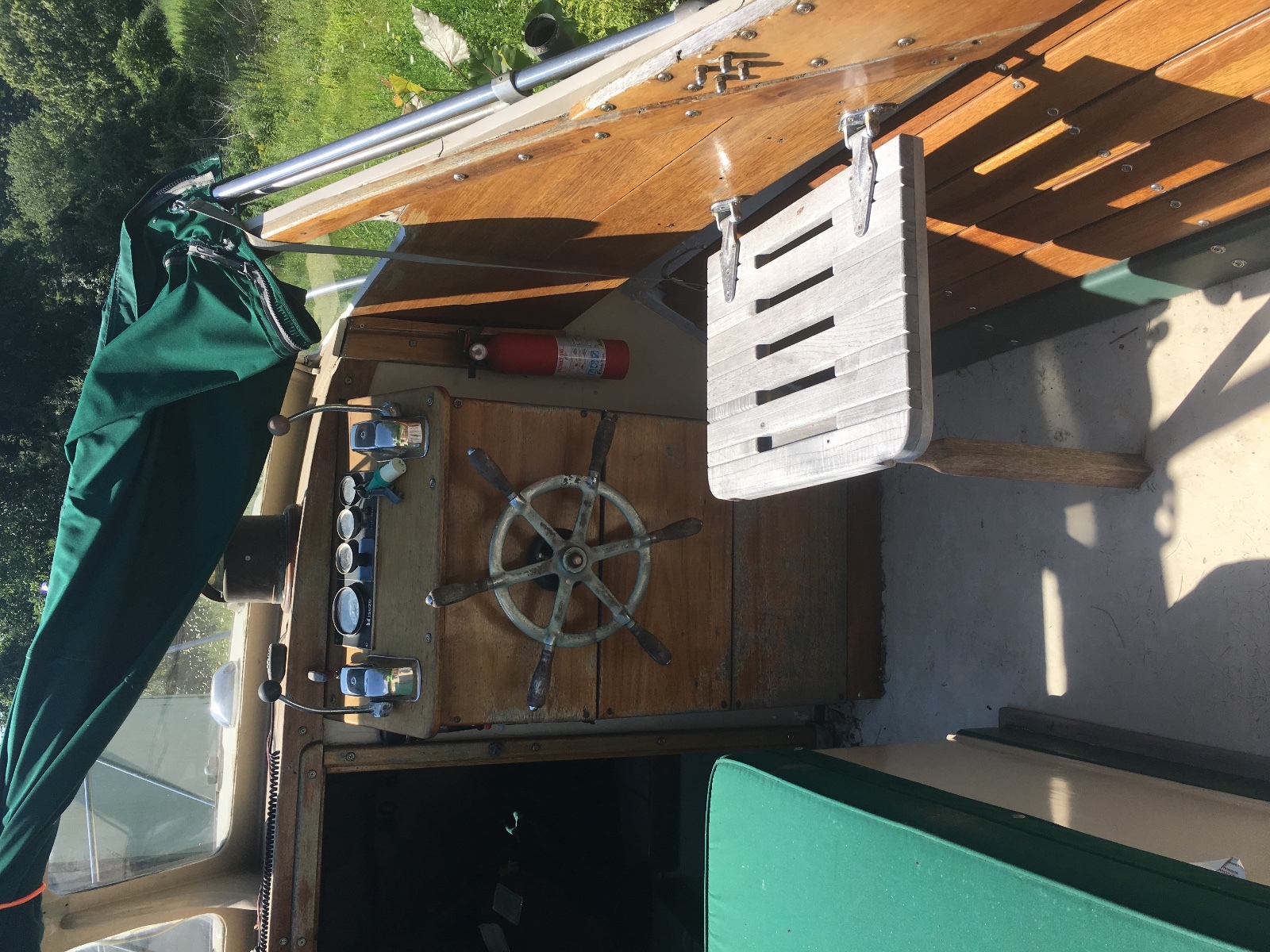 1969 26' Sakonnet/Mackenzie Design Wooden Power Boat