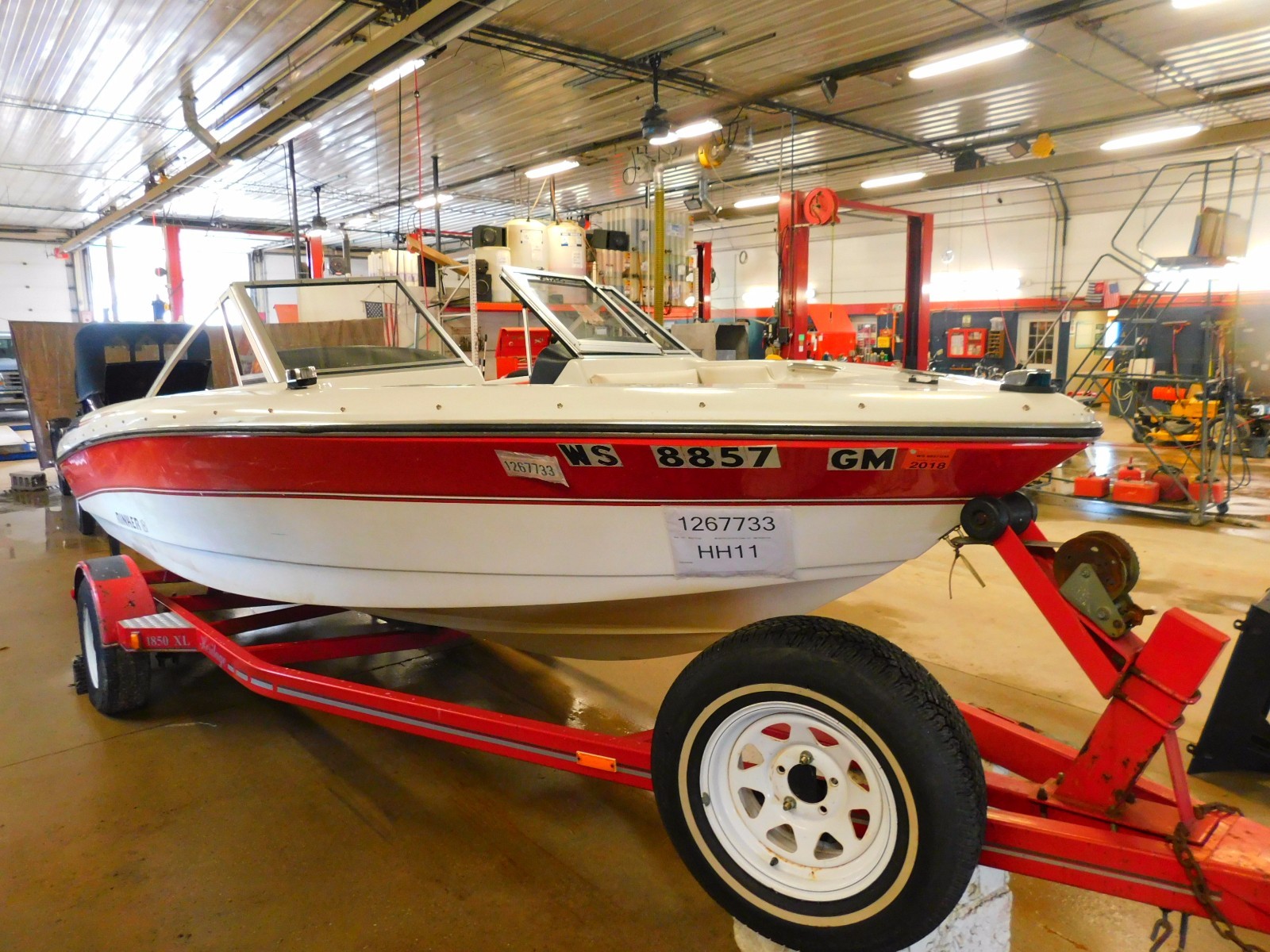 18' Rinker 181 115HP Mercruiser In/Outboard Heritage Trailer T1267733