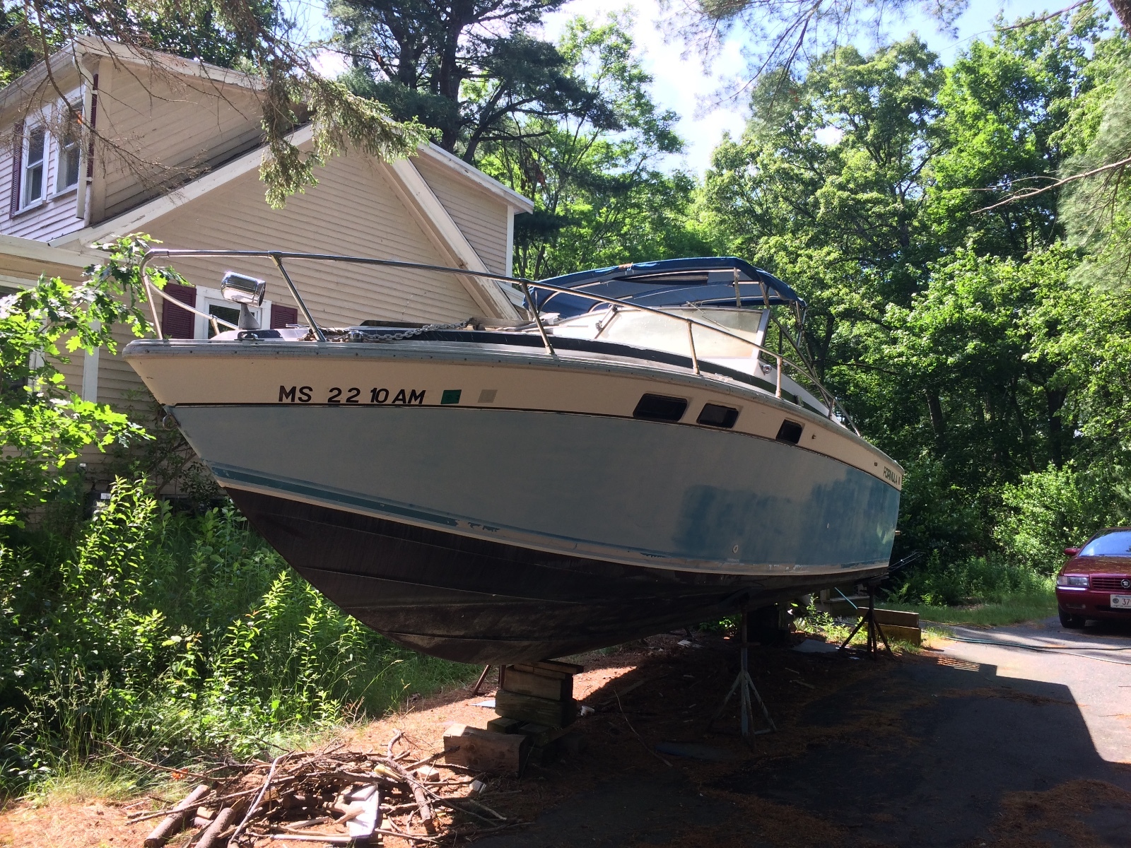 1981 Formula 26' Powerboat, Abington Massachusetts | No Fees & No Reserve