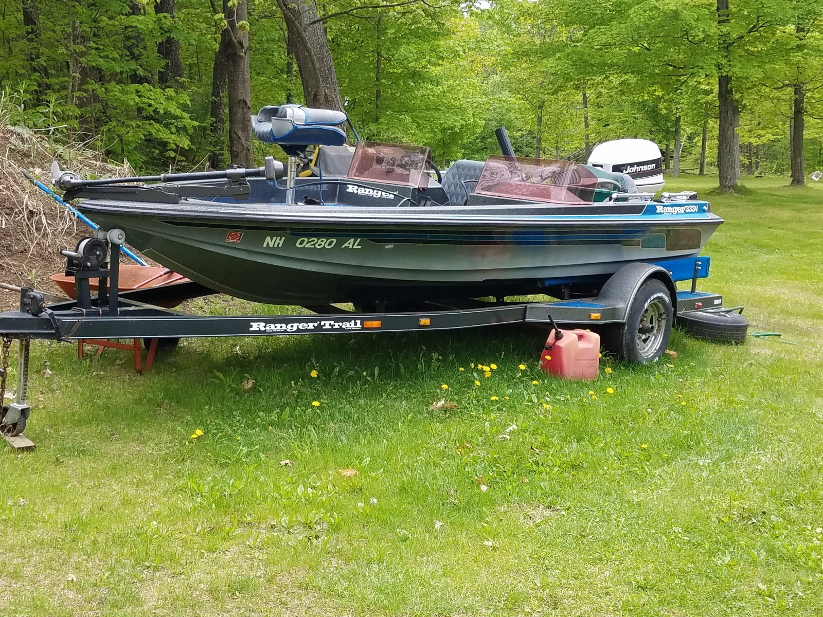 1990 RANGER 333V 18FT FISHING BOAT AND TRAILER